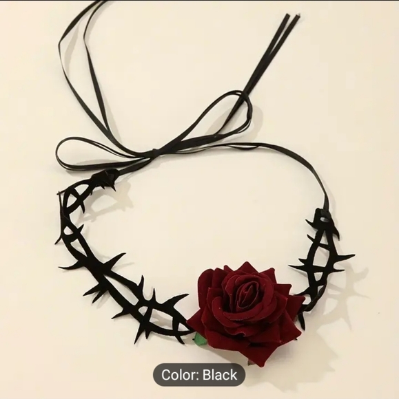 Retro Style Rose Choker - Picture 2 of 5